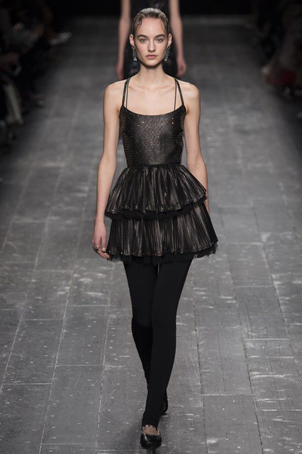 Black is the new black - Stílusiskola -  - fashion week, paris, ready to wear, runway, valentino, 