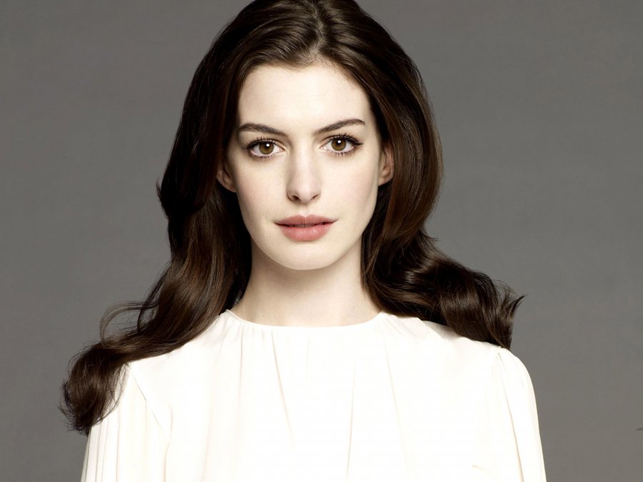 Anne Hathaway a természetesség mellett - DIVAT&STÍLUS - Celebrity - anne hathaway, celebrity, szépség, természetesség, 
