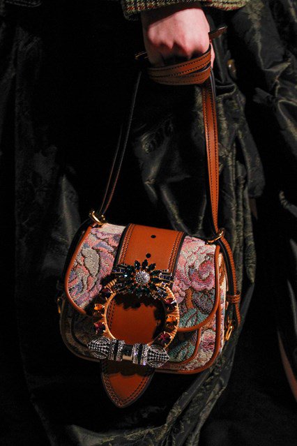 Nagy őszi táska-kalendárka - Stílusiskola -  - dior, dolce&gabbana, fall/winter, fendi, runway, táska 2016, 