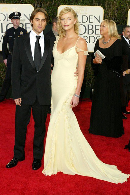 A nő, aki állandó - Charlize Theron stílusevolúció - Stílusiskola - Celebrity - charlize theron, dior, gucci, lanvin, stílusevolúció, stílusiskola, 