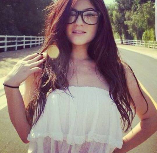 Ennyit változtak a sztárok az első Instagram fotójuk óta - Celebrity -  - chrissy teigen, gigi hadid, instagram, kendall jenner, kim kardashian, kylie jenner, selena gomez, 