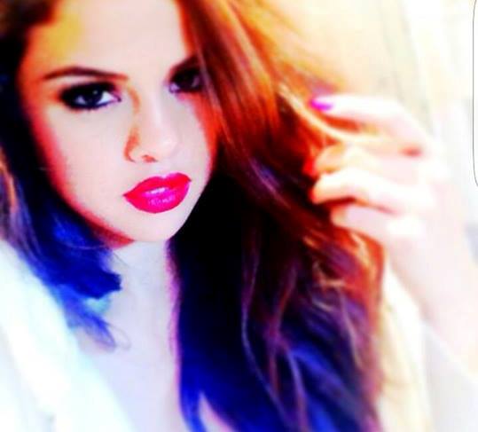 Ennyit változtak a sztárok az első Instagram fotójuk óta - Celebrity -  - chrissy teigen, gigi hadid, instagram, kendall jenner, kim kardashian, kylie jenner, selena gomez, 