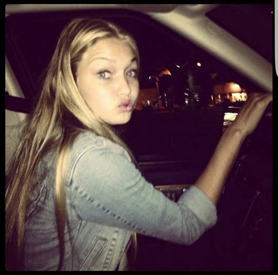 Ennyit változtak a sztárok az első Instagram fotójuk óta - Celebrity -  - chrissy teigen, gigi hadid, instagram, kendall jenner, kim kardashian, kylie jenner, selena gomez, 