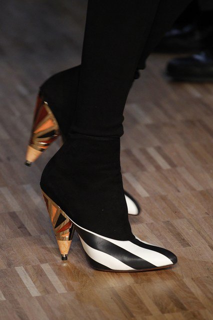 Nagy, őszi cipő-kalendárka - Stílusiskola -  - 