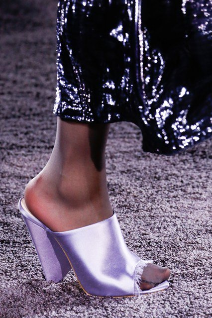 Nagy, őszi cipő-kalendárka - Stílusiskola -  - dior, fashion week, gucci, prada, proenza schouler, rodarte, versace, 