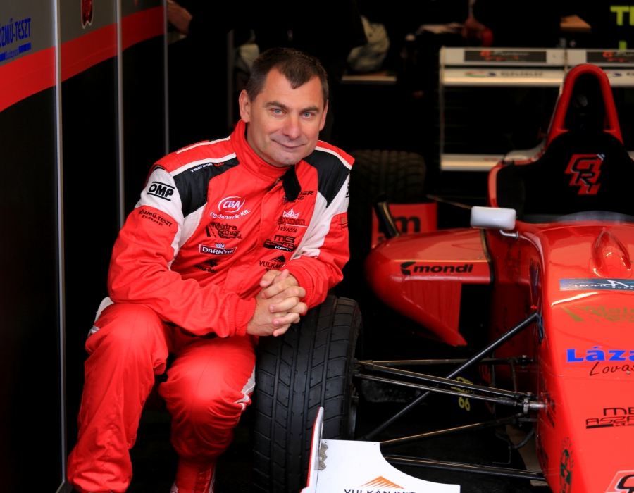 Bemutatkozik Eszenyi László, a Gender Racing Team pilótája - STYLENEWS - Interjúk - formula 1, gender racing team, versenyzés, 