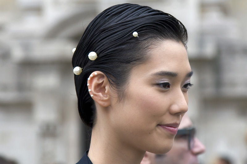 Rivaldafényben a nagymama kedvenc kiegészítője - DIVAT&STÍLUS - Hírek  - divat, gyöngysor, stílus, 