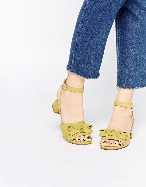 Bazár - 40 egyedi szandál nyárra 15.000Ft alatt - DIVAT&STÍLUS - Stílusiskola - bazár, divat, stílus, szandálok, 