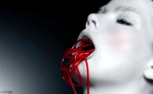 Az elmúlt száz év legbotrányosabb ruhái a filmvásznon és az életben - Celebrity -  - celebrity, cher, kate middleton, kate moss, kim kardashian, madonna, miley cyrus, naked dress, pippa middleton, 