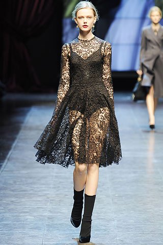 Csipkecsodákkal átvészelhető a tél - Hírek  -  - csipke, divat, ősz/tél, 