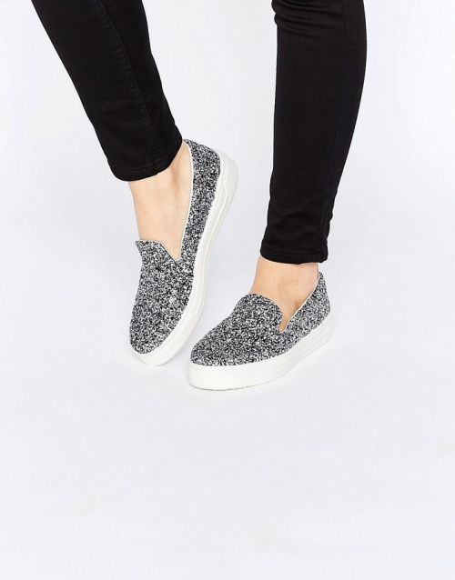 Bazár - Tornacipők nyárra - DIVAT&STÍLUS - Stílusiskola - 