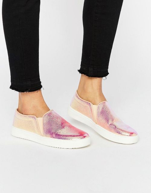 Bazár - Tornacipők nyárra - DIVAT&STÍLUS - Stílusiskola - bazár, cipők, divat, májusra ajánljuk, nyár, stílus, tavaszi divat, tornacipő, 