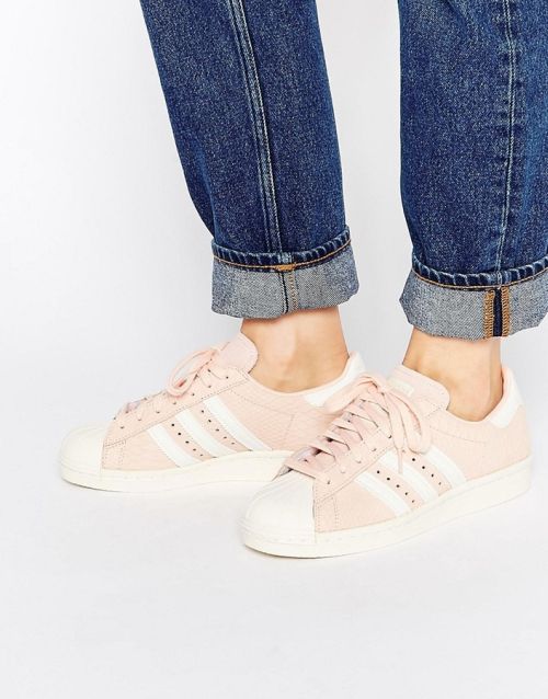 Bazár - Tornacipők nyárra - DIVAT&STÍLUS - Stílusiskola - bazár, cipők, divat, májusra ajánljuk, nyár, stílus, tavaszi divat, tornacipő, 