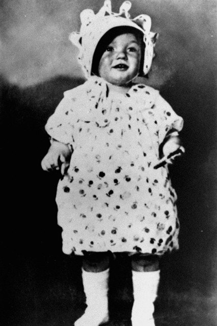 Csak egy kislány vagyok a nagyvilágban, aki próbál találni valakit, akit szerethet - Celebrity -  - arthur miller, cary grant, hollywood, joe dimaggio, júniusra ajánljuk, marilyn monroe, norma jeane, old hollywood, van aki forrón szereti, 