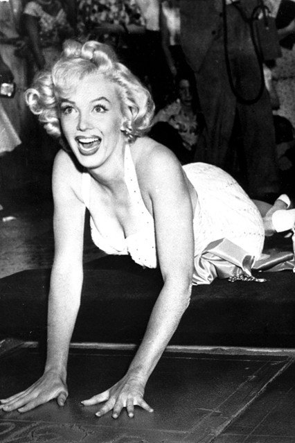 Csak egy kislány vagyok a nagyvilágban, aki próbál találni valakit, akit szerethet - Celebrity -  - arthur miller, cary grant, hollywood, joe dimaggio, júniusra ajánljuk, marilyn monroe, norma jeane, old hollywood, van aki forrón szereti, 