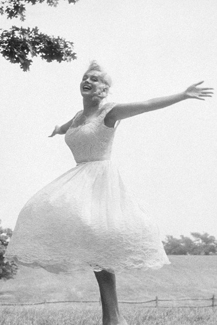 Csak egy kislány vagyok a nagyvilágban, aki próbál találni valakit, akit szerethet - Celebrity -  - arthur miller, cary grant, hollywood, joe dimaggio, júniusra ajánljuk, marilyn monroe, norma jeane, old hollywood, van aki forrón szereti, 