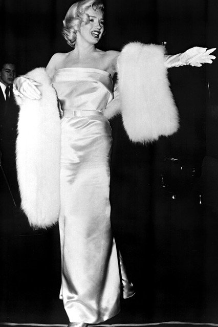 Csak egy kislány vagyok a nagyvilágban, aki próbál találni valakit, akit szerethet - Celebrity -  - arthur miller, cary grant, hollywood, joe dimaggio, júniusra ajánljuk, marilyn monroe, norma jeane, old hollywood, van aki forrón szereti, 