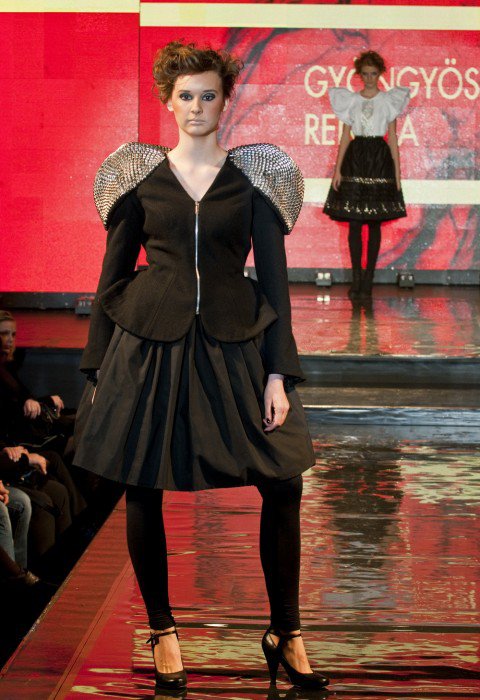 Budapest Fashion Week - Gyöngyösi Renáta - Metallic folklór -  -  - Budapest Fashion Week, divathét, Gyöngyösi Renáta, Metallic folklór, 