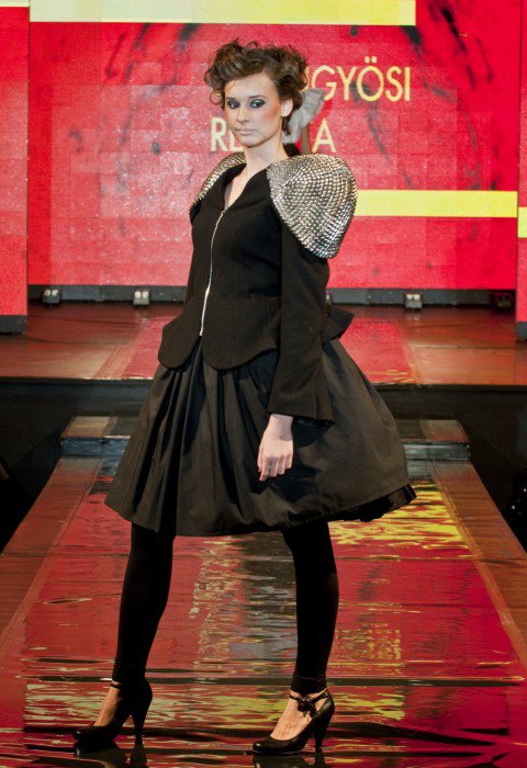 Budapest Fashion Week - Gyöngyösi Renáta - Metallic folklór -  -  - Budapest Fashion Week, divathét, Gyöngyösi Renáta, Metallic folklór, 