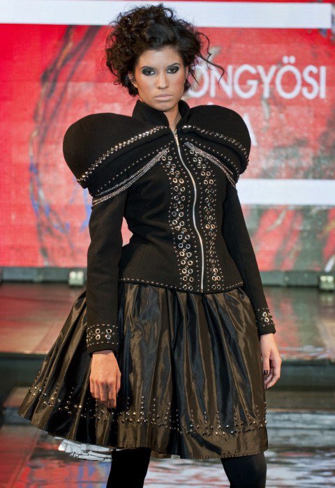 Budapest Fashion Week - Gyöngyösi Renáta - Metallic folklór -  -  - Budapest Fashion Week, divathét, Gyöngyösi Renáta, Metallic folklór, 