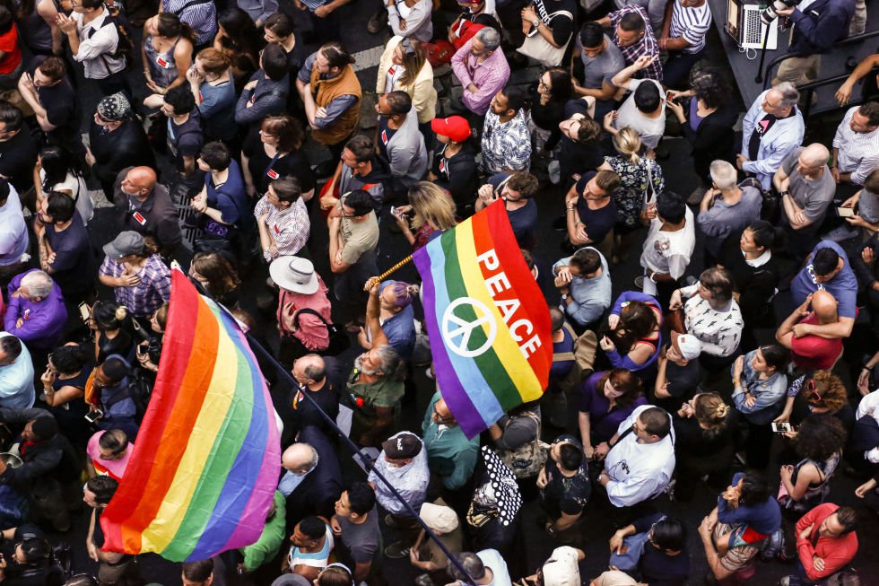 Az orlandói mészárlás emlékére - STYLENEWS - Aktuális - áldozat, franciaország, homofóbia, orlando, orlando lovoldozes, orlando shooting, orlando victims, párizs, terrorizmus, usa, 