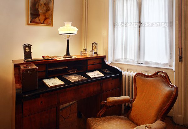 Itt írtak ők: Híres írók asztalai - Kultúr-kitérő -  - ady endre, design, ernest hemingway, maya angelou, roald dahl, szabó magda, 