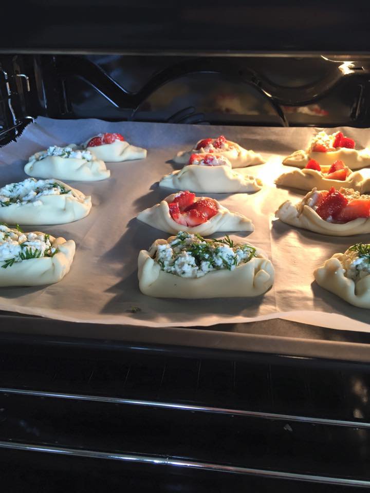 Kapros vagy epres- túrós lepényke? - STYLELIFE - Gasztronómia - epres, kapros, lepény, 