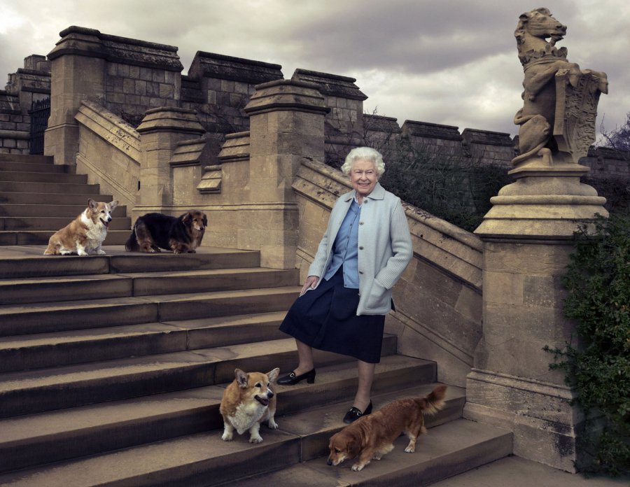 Meghitt fotó-összeállítás II. Erzsébet brit királynőről - STYLENEWS - Kultúr-kitérő - 