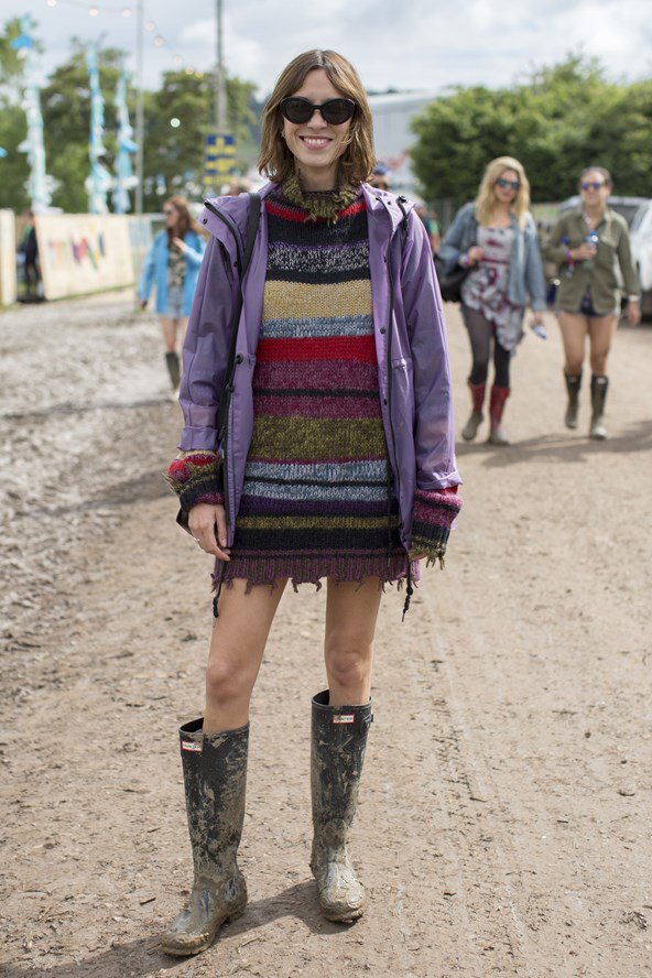 Gumicsizma és kukás kabát - avagy inspirálódj te is a Glastonbury fesztiválból - DIVAT&STÍLUS - Stílusiskola - alexa chung, cara delevingne, fashion, fesztivál 2016, glastonbury, poppy delevingne, 
