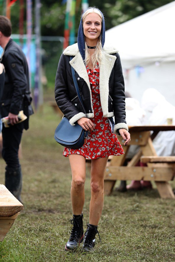 Gumicsizma és kukás kabát - avagy inspirálódj te is a Glastonbury fesztiválból - DIVAT&STÍLUS - Stílusiskola - alexa chung, cara delevingne, fashion, fesztivál 2016, glastonbury, poppy delevingne, 