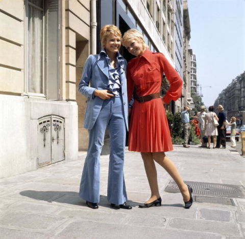 Ezt viselték az emberek, amikor te (meg az anyukád, meg a nagymamád) születtél - DIVAT&STÍLUS - Stílusiskola - divat, divatos ruhák, divatrend, divattervező, nadrágkosztüm, nadrágkosztümök, stílus, streetstyle, trend, 