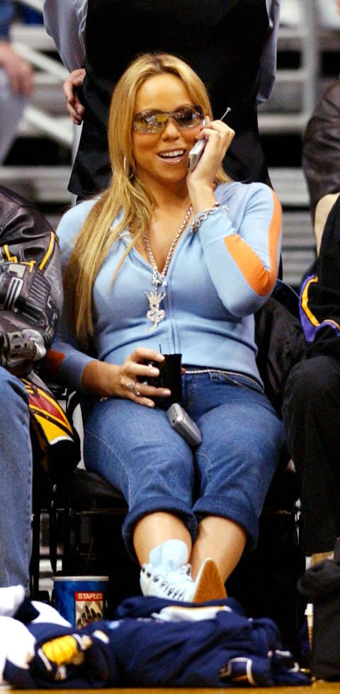 Leporoltunk egy régi stílust - Avagy amikor még az összecsukható telefon volt a menő - Celebrity -  - 