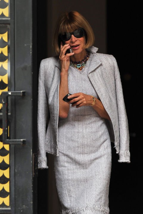 Leporoltunk egy régi stílust - Avagy amikor még az összecsukható telefon volt a menő - Celebrity -  - celebrity, celebrity gossip, celebrity news, divat, kim kardashian, stílus, tech, telefon, 