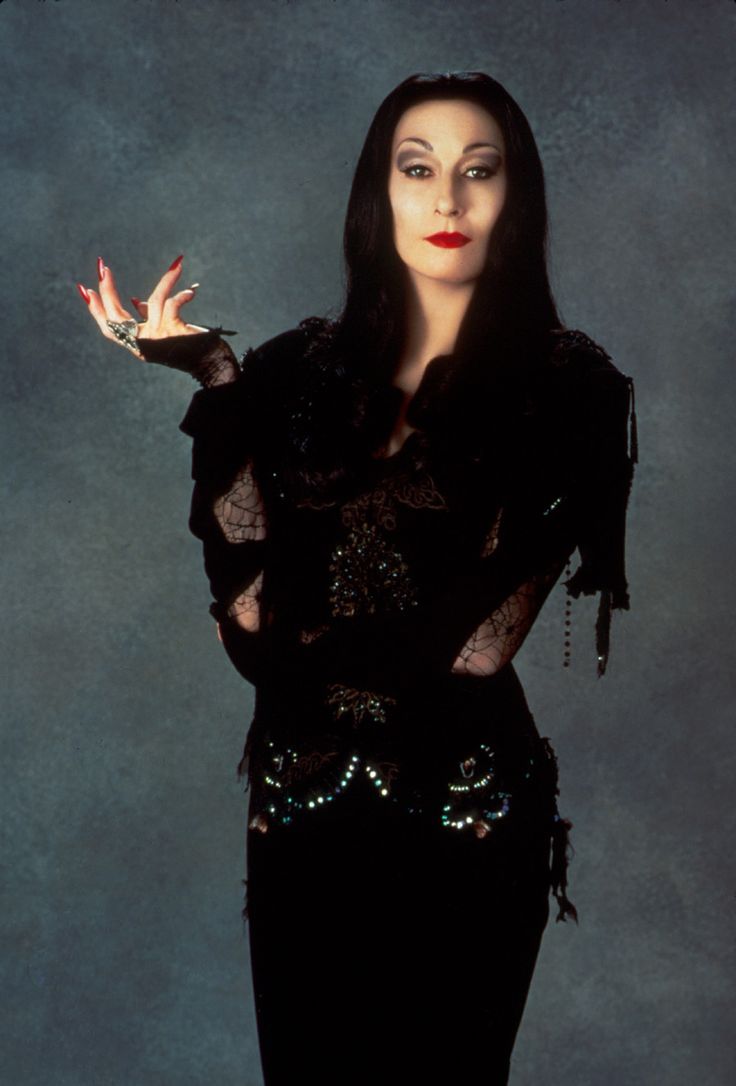 Az Addams Family Morticiája - Anjelica Houston 65 éves - Celebrity -  - addams family, anjelica huston, jack nicholson, morticia addams, 