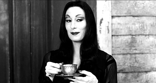 Az Addams Family Morticiája - Anjelica Houston 65 éves - Celebrity -  - addams family, anjelica huston, jack nicholson, morticia addams, 