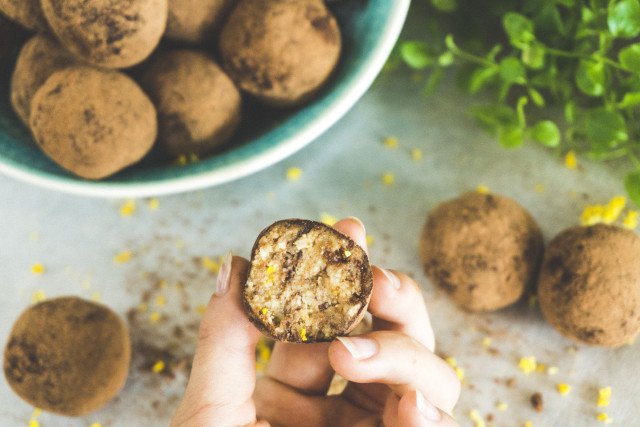 Narancsos-mandulás trüffel (nyers-vegán) - STYLELIFE - Gasztronómia - friss receptek, gasztronómia, nyers, vegán, 