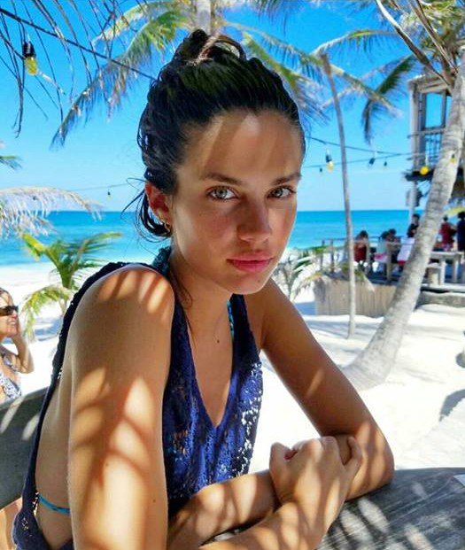 #Summer - Avagy így nyaralnak a hírességek - DIVAT&STÍLUS - Celebrity - cara delevingne, chrissy teigen, poppy delevingne, rihanna, sara sampaio, summer, 