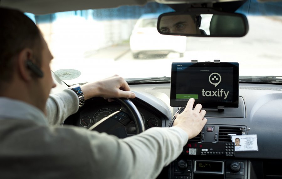 Nemzetközi taxisvállalat áll az UBER helyére Pesten - Aktuális -  - taxify, uber, 