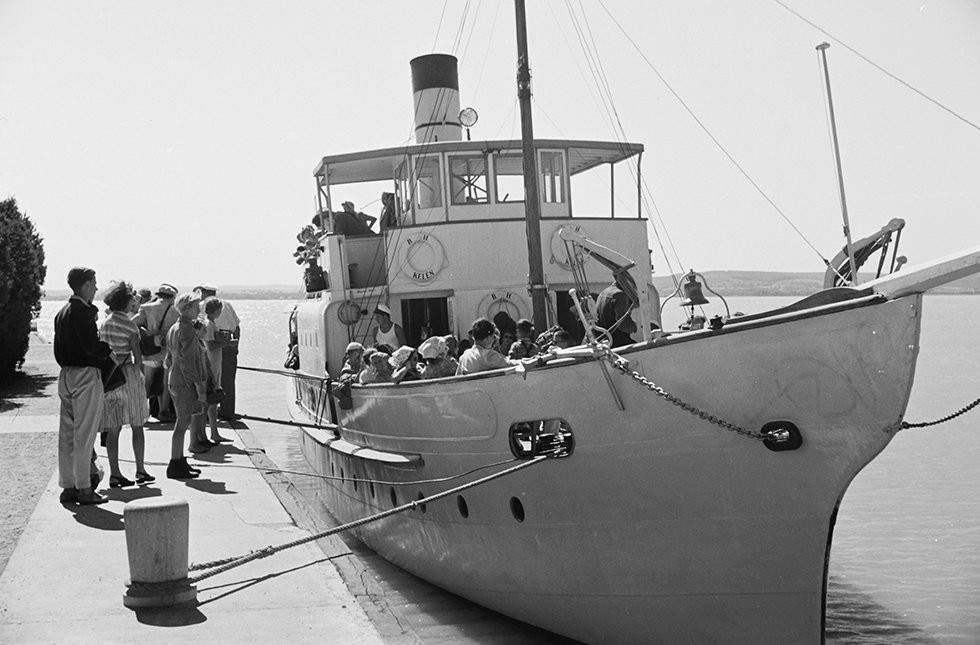„Nekem a Balaton a Riviéra…” – Retro képek a balatoni nyárról - STYLENEWS - Aktuális - Balaton, magyar tenger, nyár, 