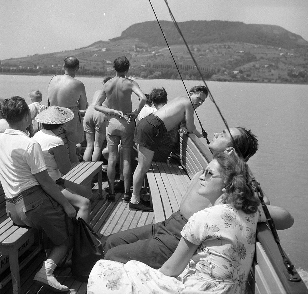 „Nekem a Balaton a Riviéra…” – Retro képek a balatoni nyárról - STYLENEWS - Aktuális - Balaton, magyar tenger, nyár, 