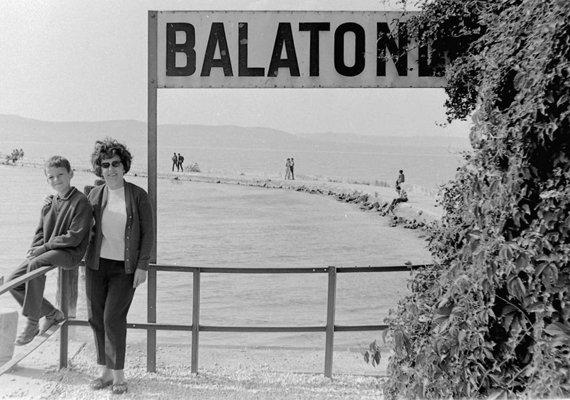 „Nekem a Balaton a Riviéra…” – Retro képek a balatoni nyárról - STYLENEWS - Aktuális - Balaton, magyar tenger, nyár, 
