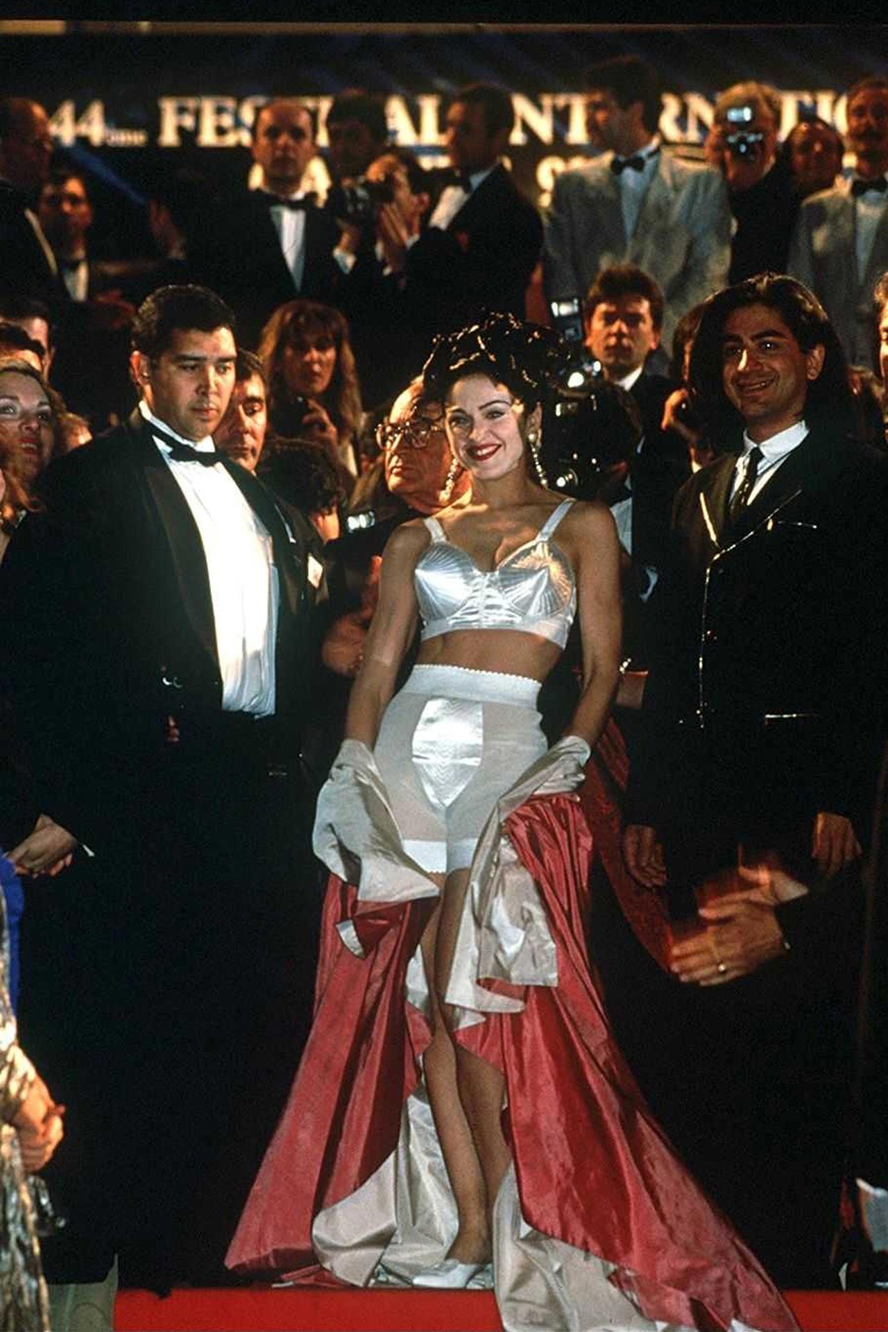 Provokatív. Pimasz. Profi. - Boldog születésnapot Madonna! - Celebrity -  - guy ritchie, madonna, madonna 2016, madonna frozen, madonna gyerekei, madonna vogue, 