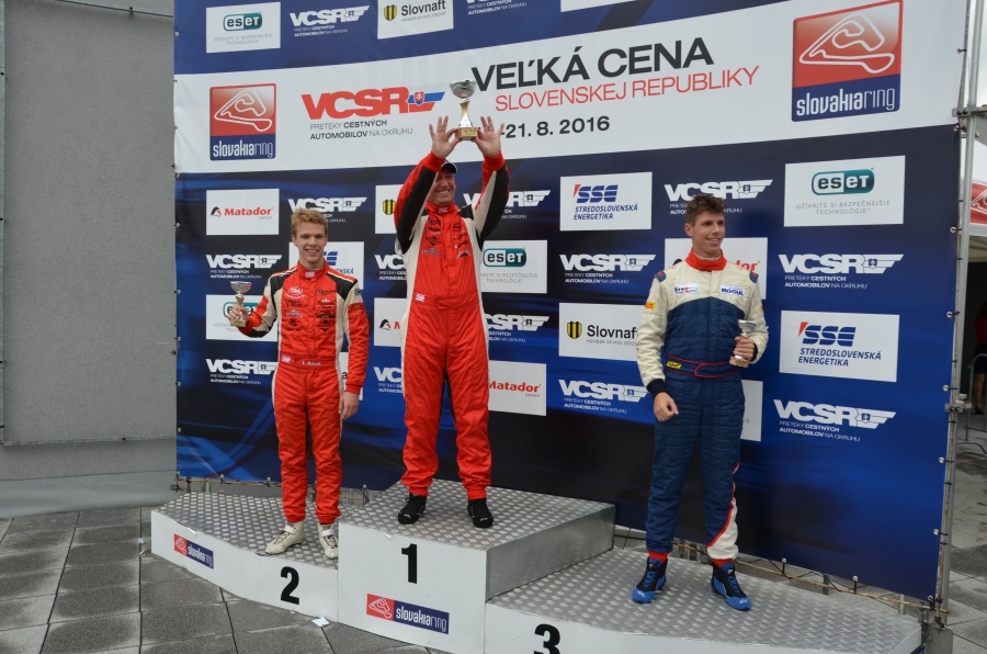 Ha ünnep, legyen ünnep! - STYLENEWS - Aktuális - formula1, gender racing team, sport, 