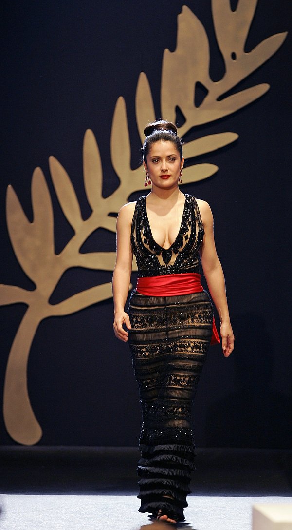 A szépségben az a leginkább felszabadító, ha rájövünk, hogy mi vagyunk a szemlélők - Salma Hayek 51 éves - Celebrity -  - salma hayek, születésnap, 