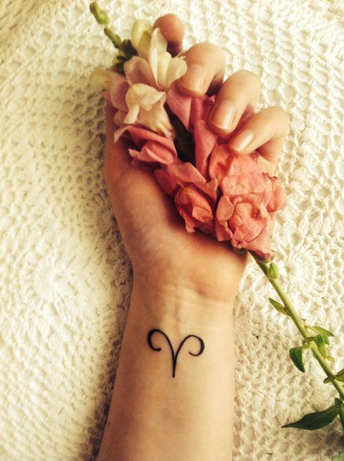 Horoszkóp inspirálta, menő tetoválások az asztrológia szerelmeseinek - DIVAT&STÍLUS - Hírek  - asztrológia, horoszkóp, szeptemberre ajánljuk, 