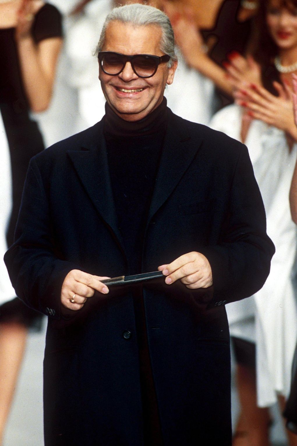 Az egyéniség ott kezdődik, ahol az összehasonlítás véget ér - Búcsúzunk Karl Lagerfeld-től - Celebrity -  - 