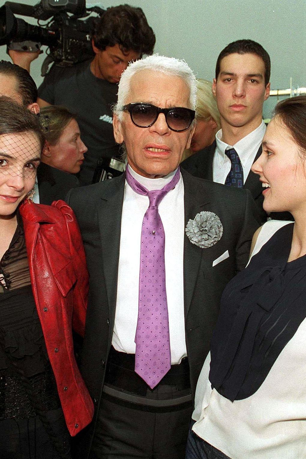 Az egyéniség ott kezdődik, ahol az összehasonlítás véget ér - Búcsúzunk Karl Lagerfeld-től - Celebrity -  - 