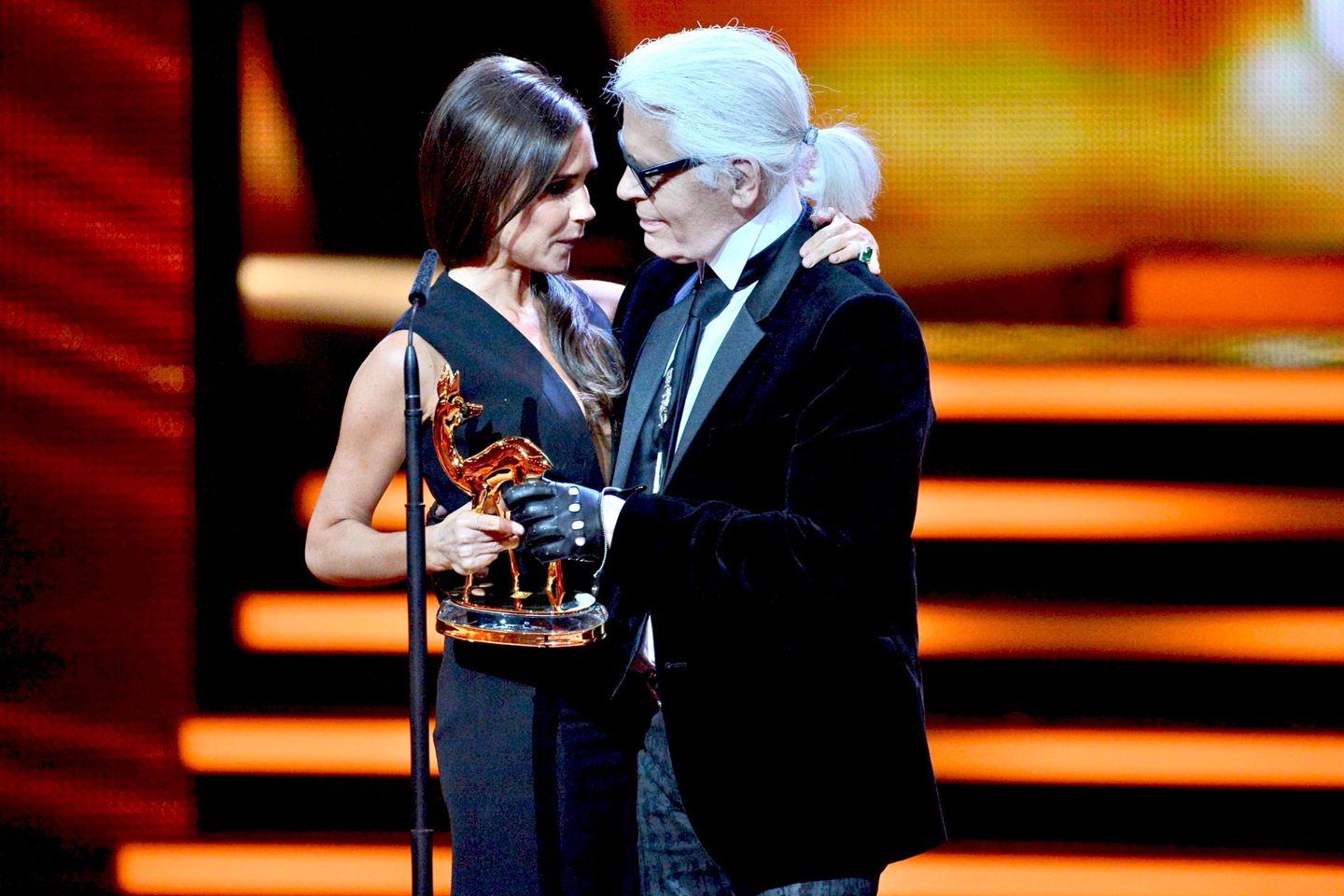 Az egyéniség ott kezdődik, ahol az összehasonlítás véget ér - Búcsúzunk Karl Lagerfeld-től - Celebrity -  - 