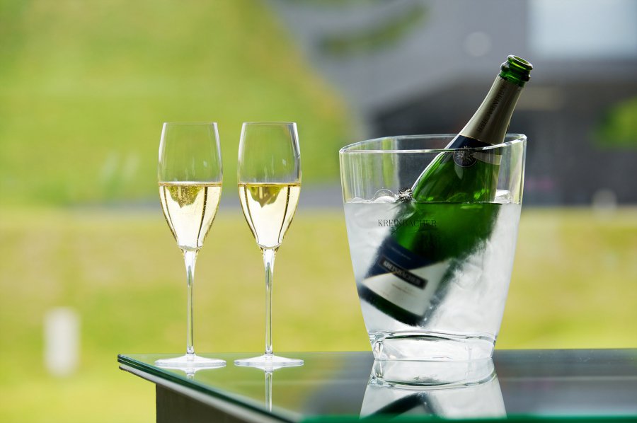 Trófeát vehetett át a somlói Kreinbacher Birtok a pezsgők Oscarján - STYLENEWS -  - champagne, CSWWC, kreinbacher, kreinbacher pezsgő, pezsgő, 