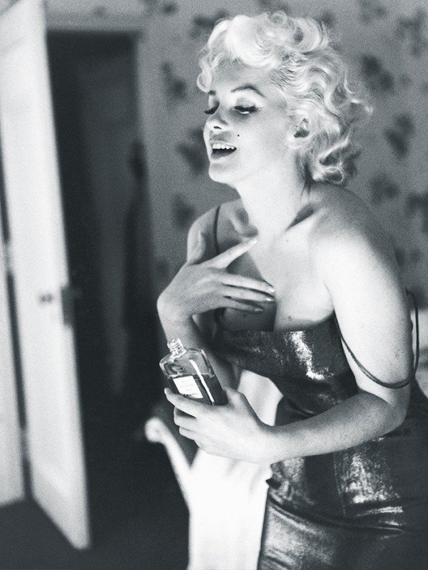 A Chanel klasszikusai: 10 alapdarab, amelyet minden nő szívesen hordana - DIVAT&STÍLUS - Hírek  - Chanel, őszi divat, stílus, 